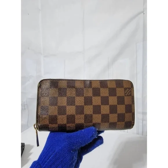 Authentic Louis Vuitton Damier Ebene Canvas Zippy Wallet Brown - Picture 4 of 16